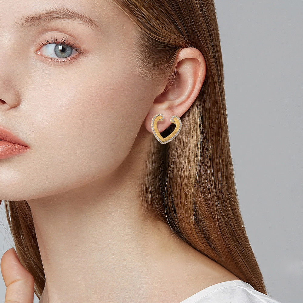 S925 Pure Silver Fashion Heart-shaped Love Stud Earrings